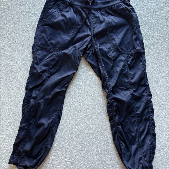 The North Face Aphrodite Capri Women Size Small Navy Outdoor Jogger - Picture 1 of 6